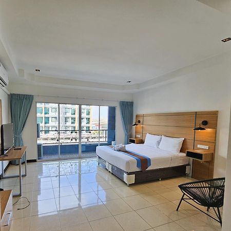 The Base Inn Pattaya Εξωτερικό φωτογραφία