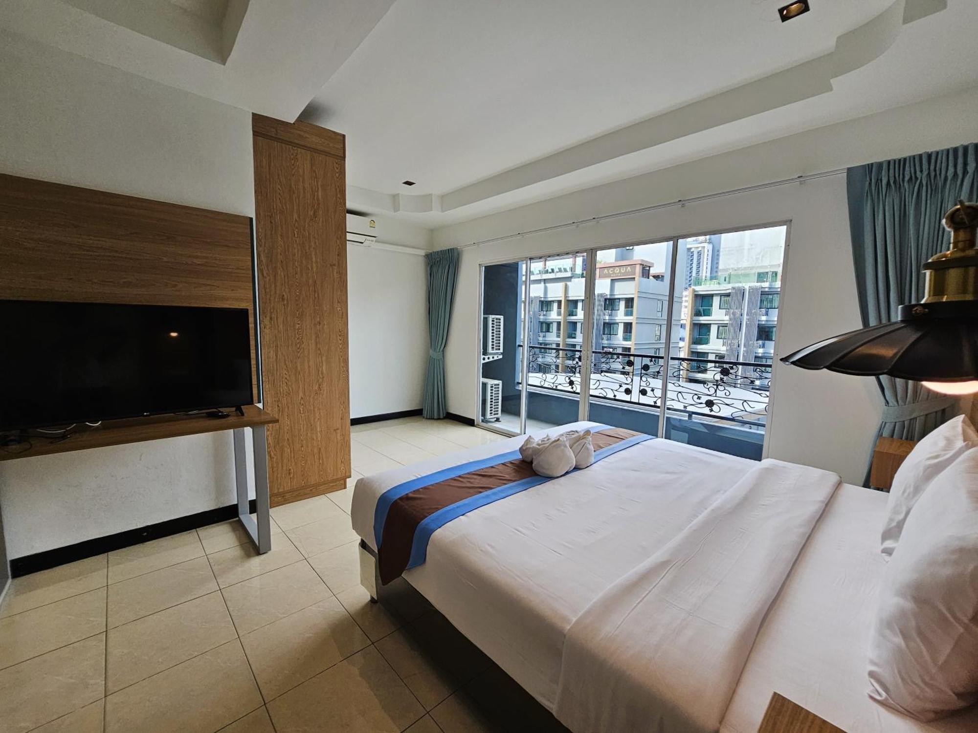 The Base Inn Pattaya Εξωτερικό φωτογραφία