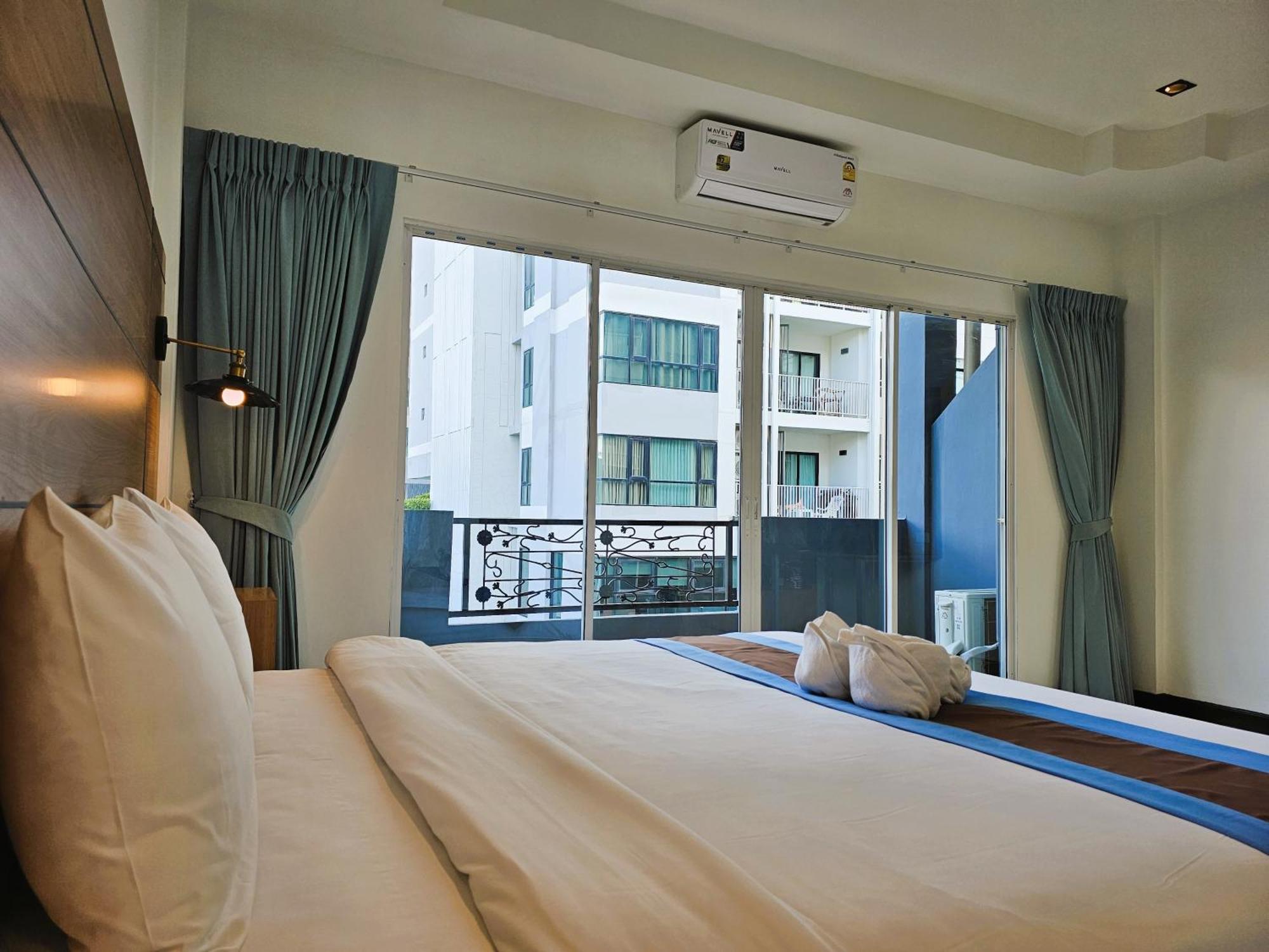 The Base Inn Pattaya Εξωτερικό φωτογραφία