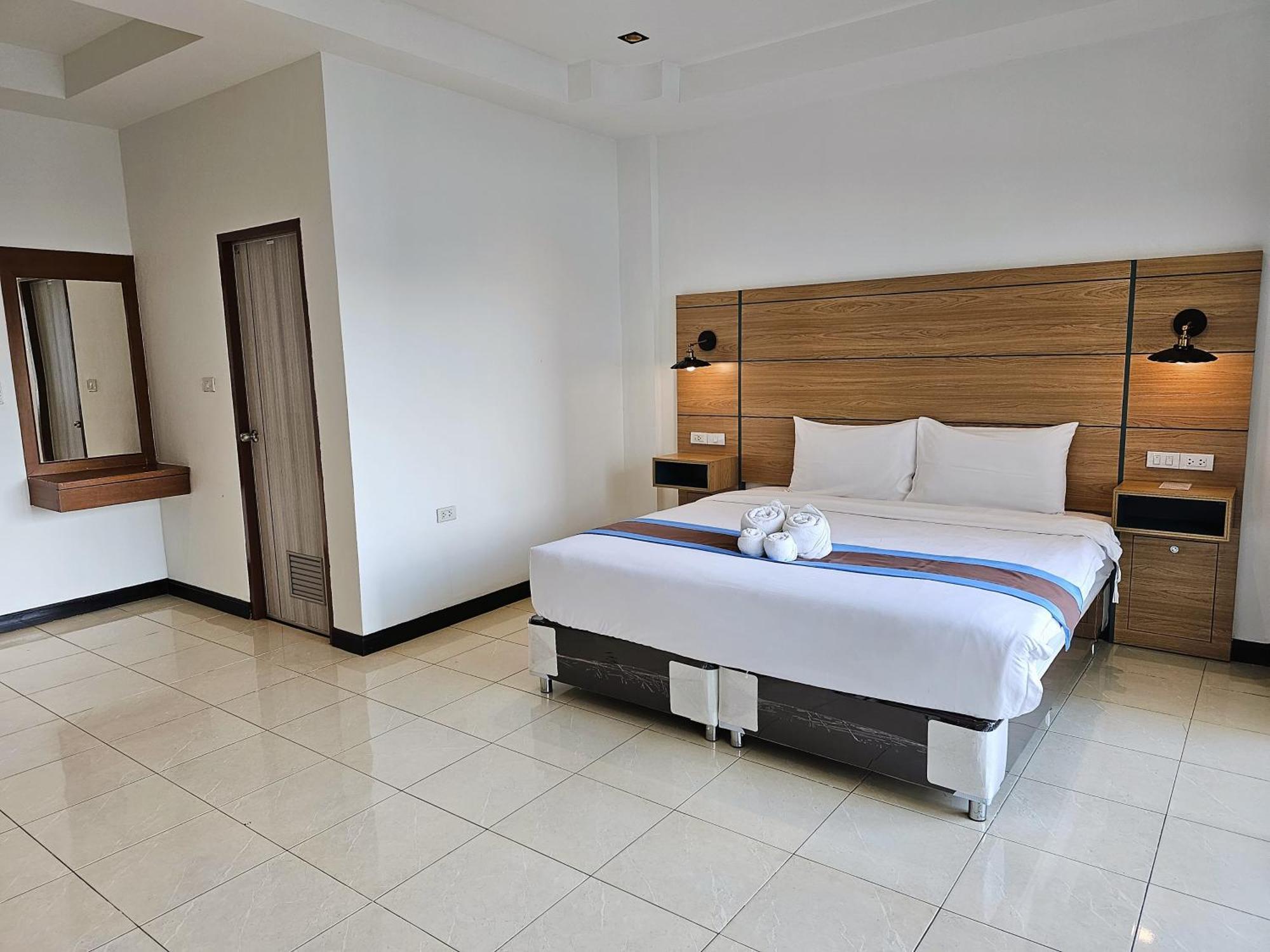The Base Inn Pattaya Εξωτερικό φωτογραφία