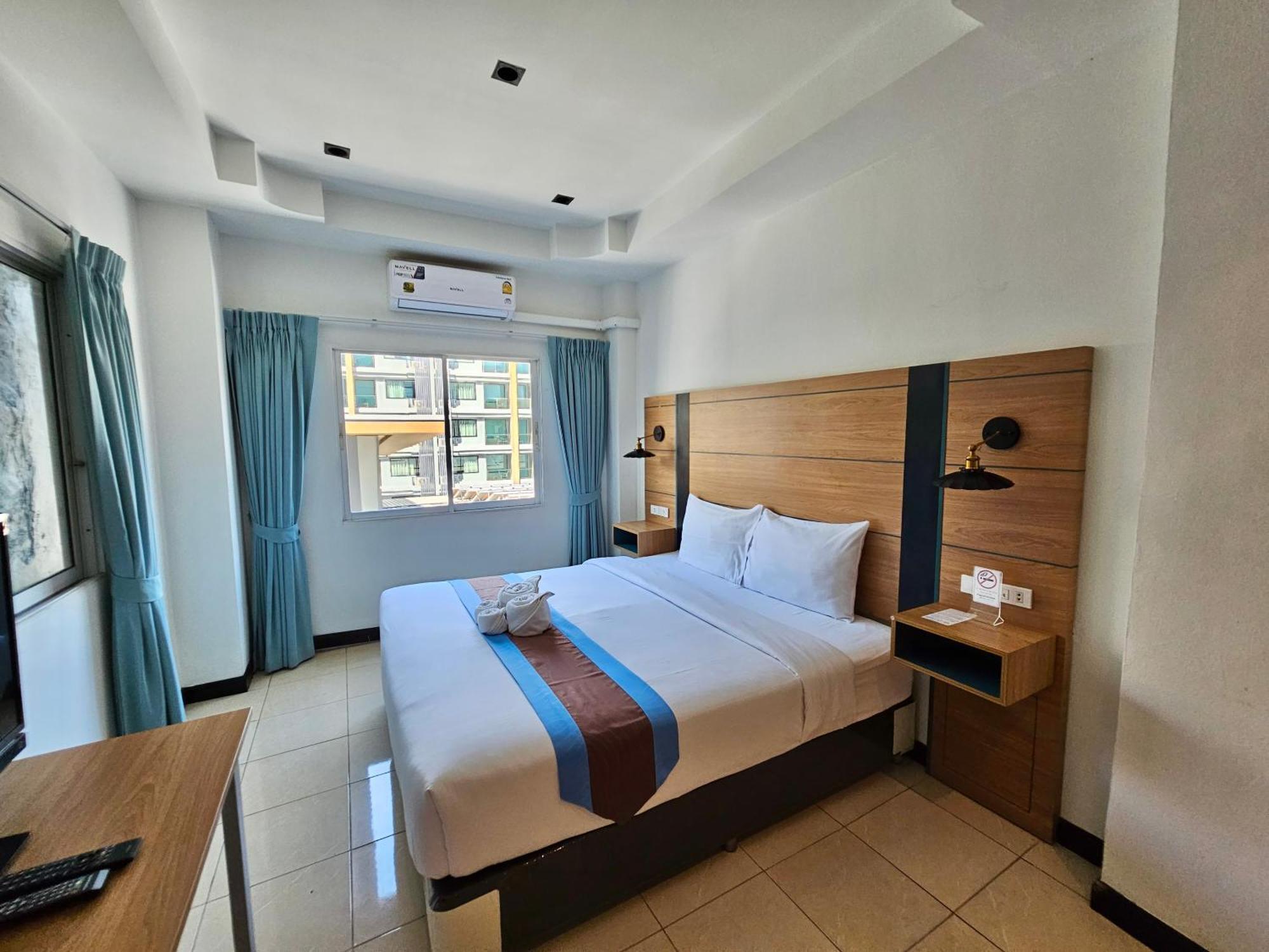 The Base Inn Pattaya Εξωτερικό φωτογραφία
