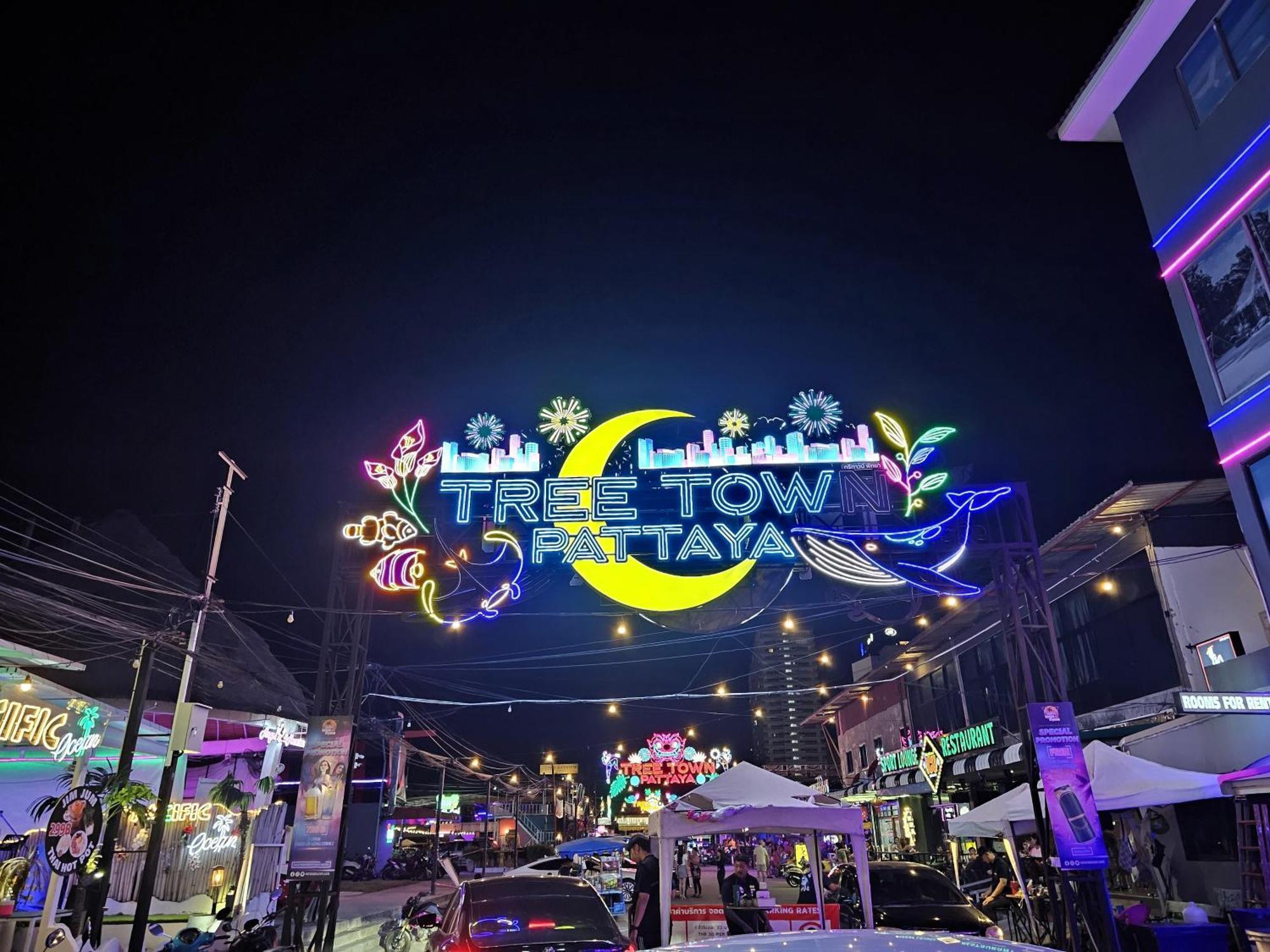 The Base Inn Pattaya Εξωτερικό φωτογραφία